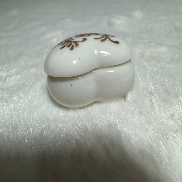 MiniatureVintage Heart-Shaped Ceramic Trinket Box With Gold Red Floral Design - Picture 3 of 8